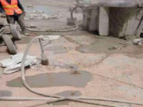 佛山水泥混凝土路面板底注浆技术 路面脱空注浆整治方案