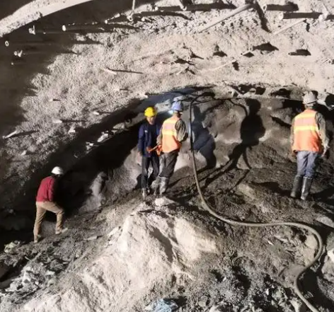 佛山拱顶带模注浆料的施工流程及注意事项